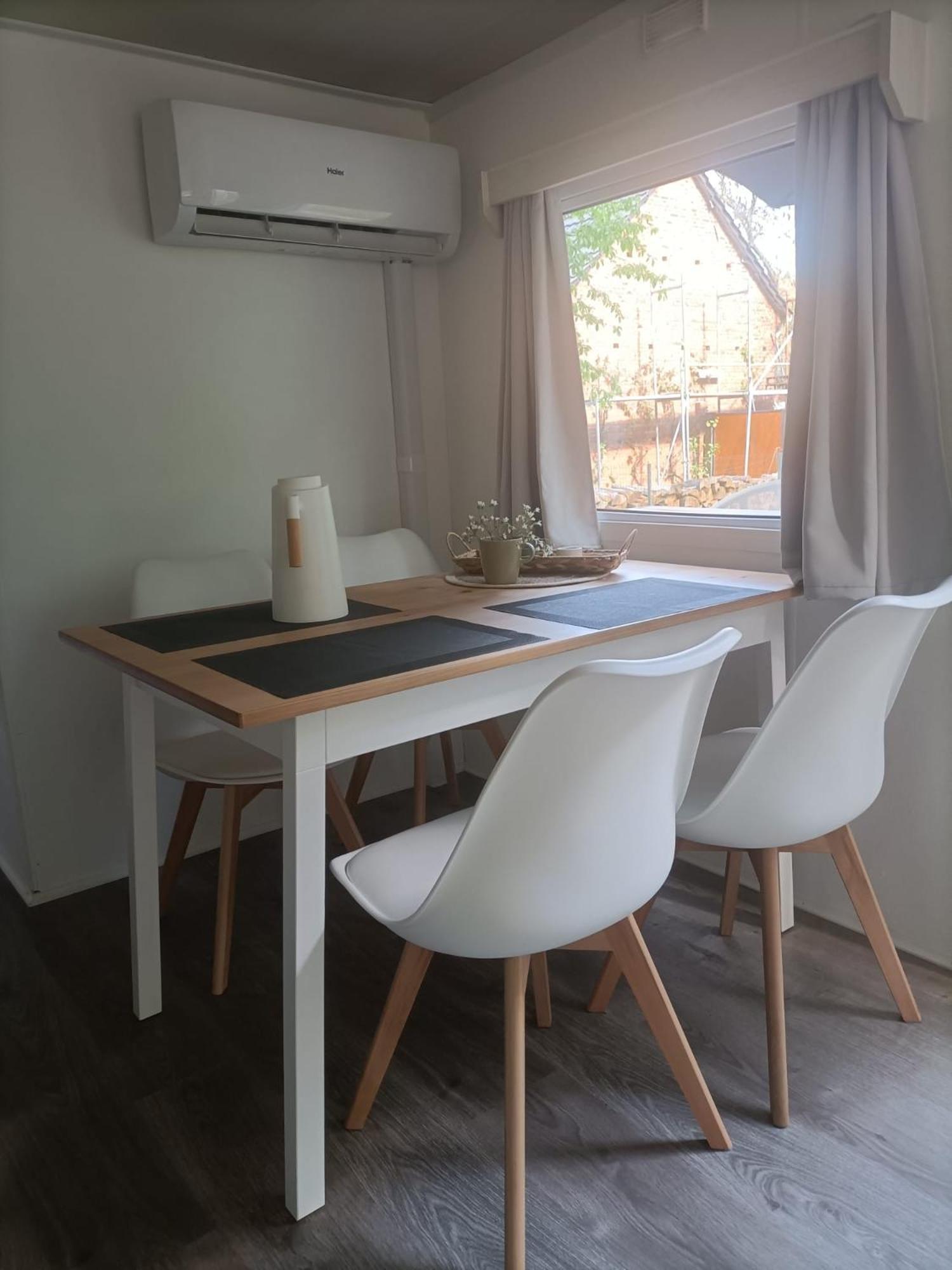 Hotel Tinyhaus Idyllisch Am Waldesrand à Cottbus Extérieur photo