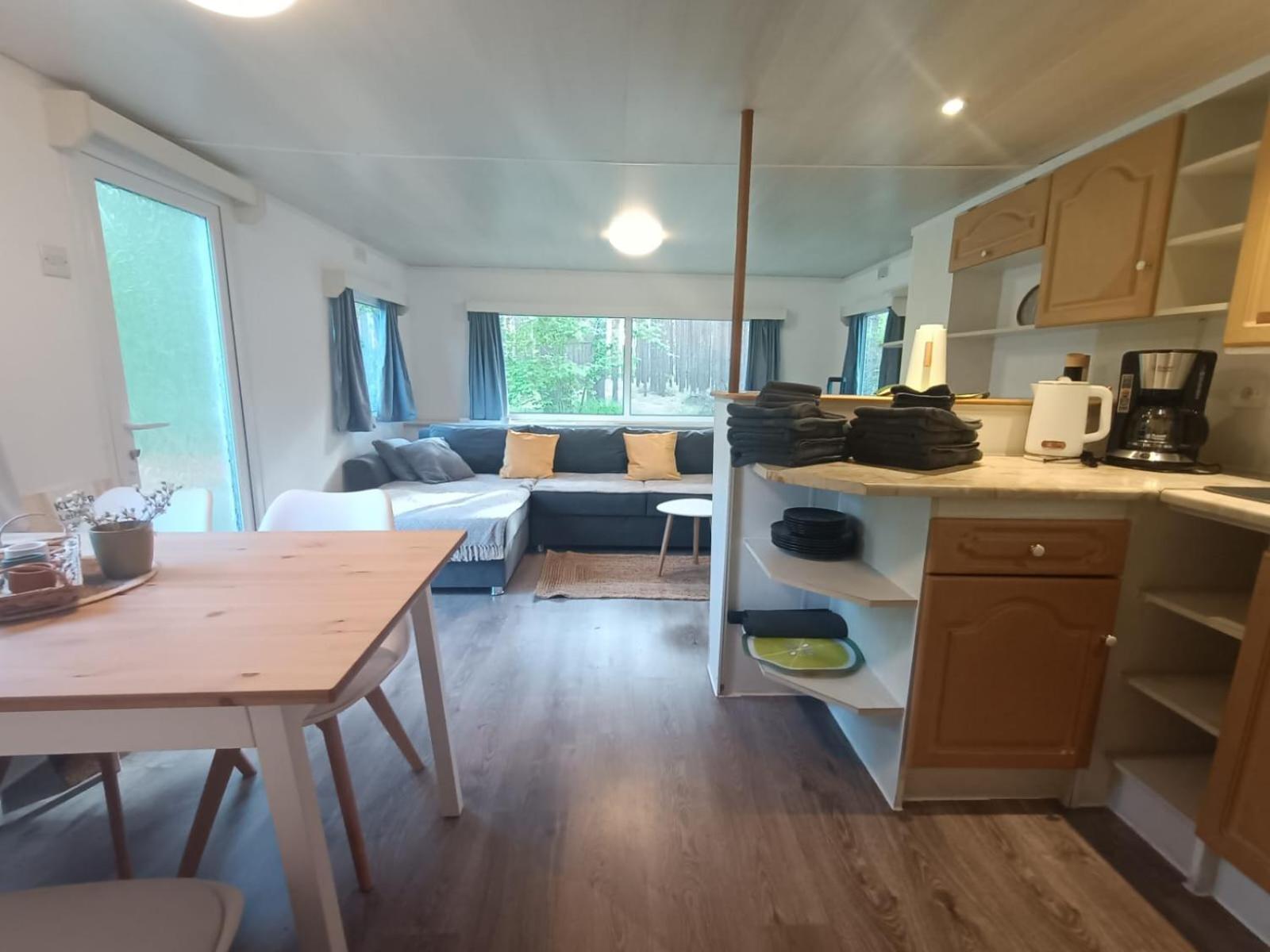 Hotel Tinyhaus Idyllisch Am Waldesrand à Cottbus Extérieur photo