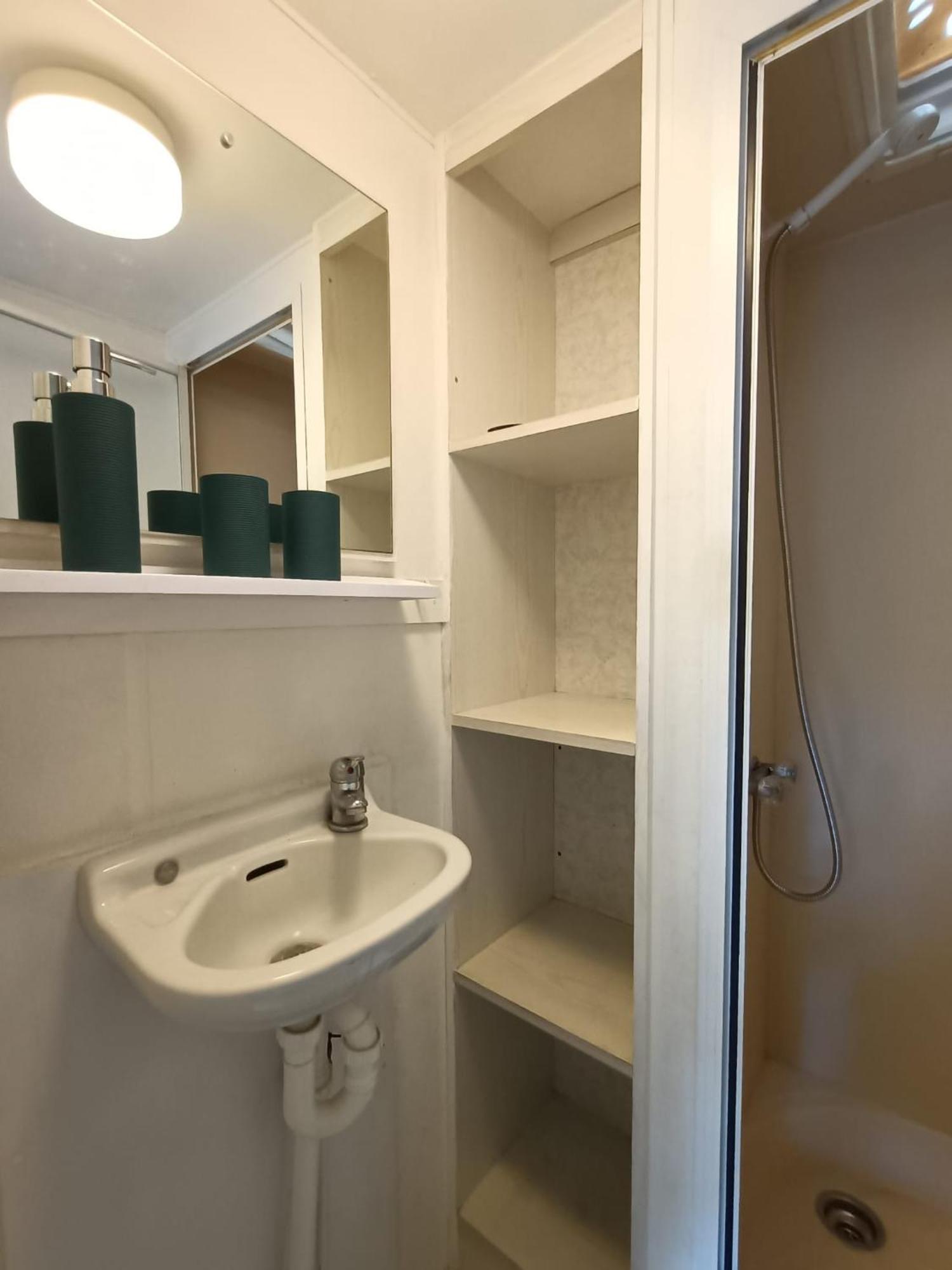 Hotel Tinyhaus Idyllisch Am Waldesrand à Cottbus Extérieur photo